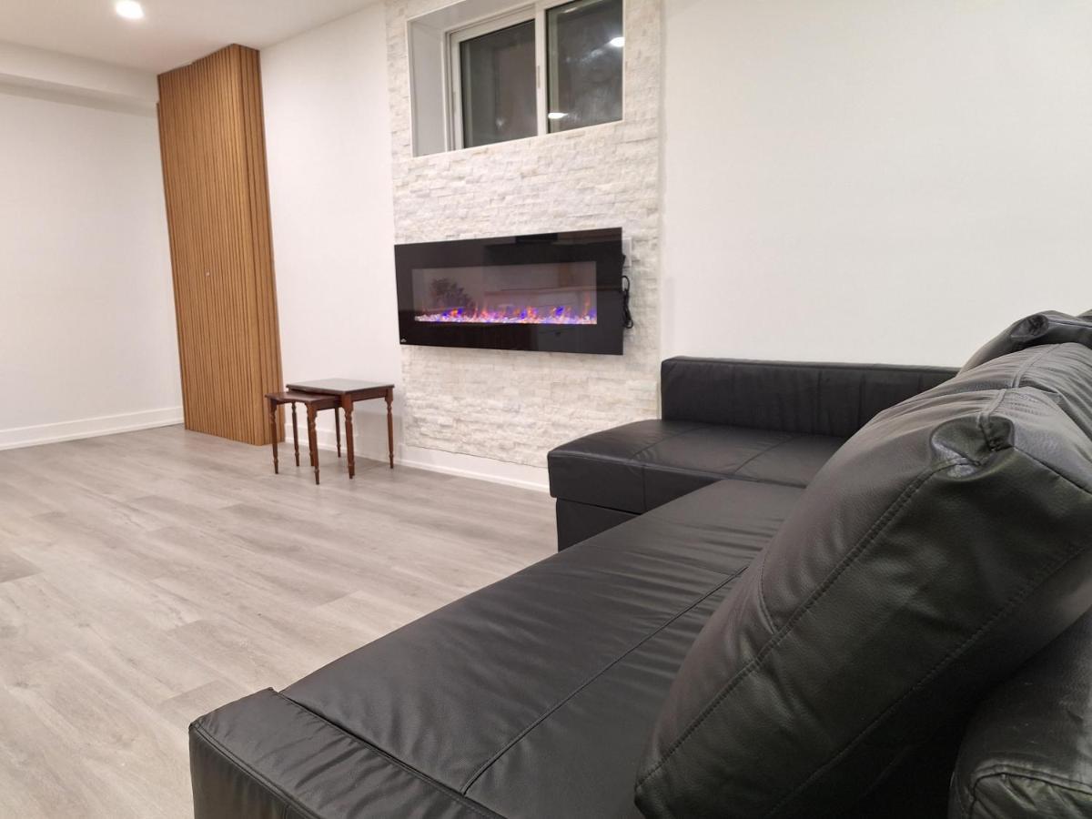 Independent Basement Studio Suite 오타와 외부 사진